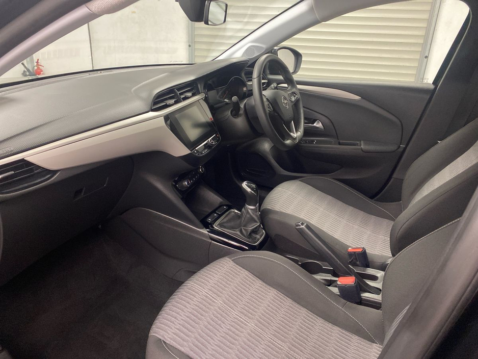 2023 Opel Corsa - image 2