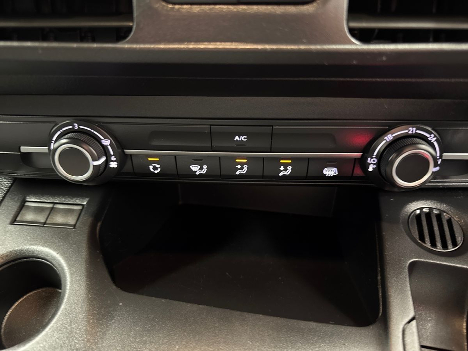 2024 Peugeot Partner - image 16