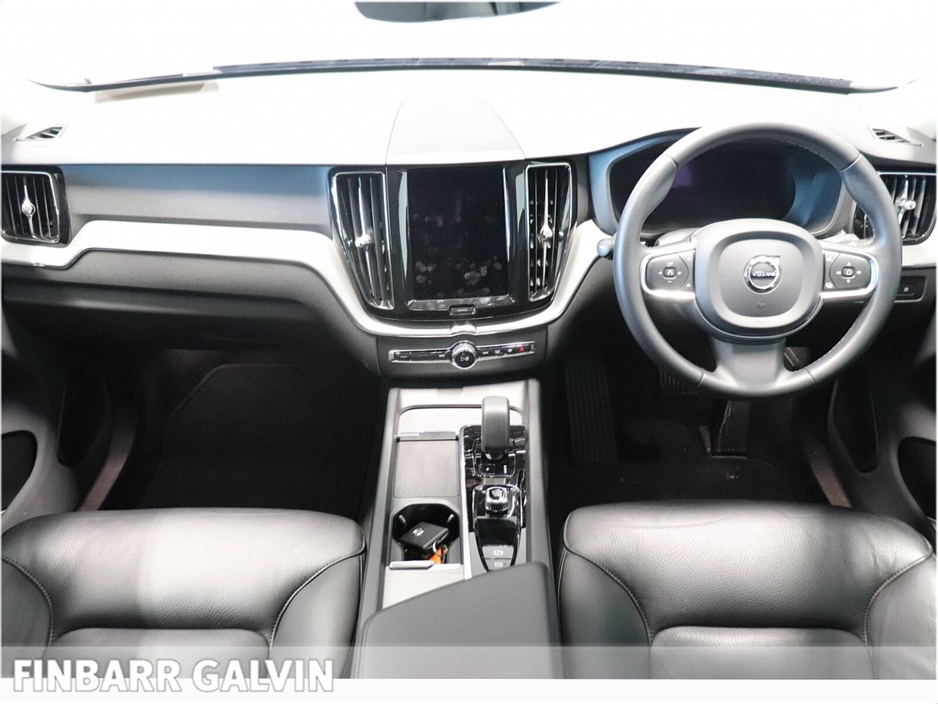 2023 Volvo XC60 - image 4