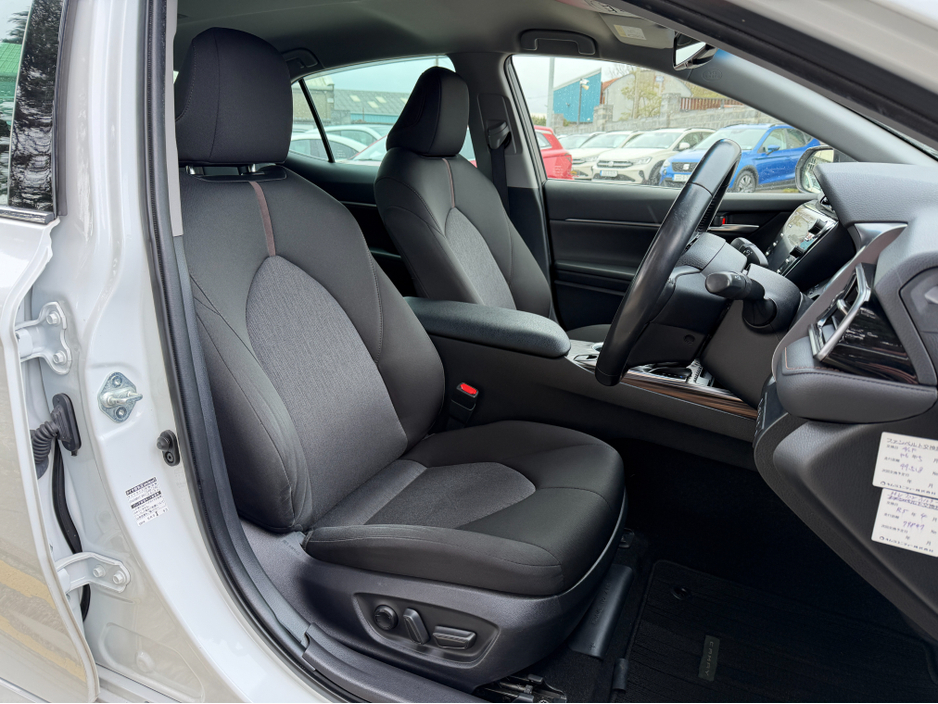 2020 Toyota Camry - image 14