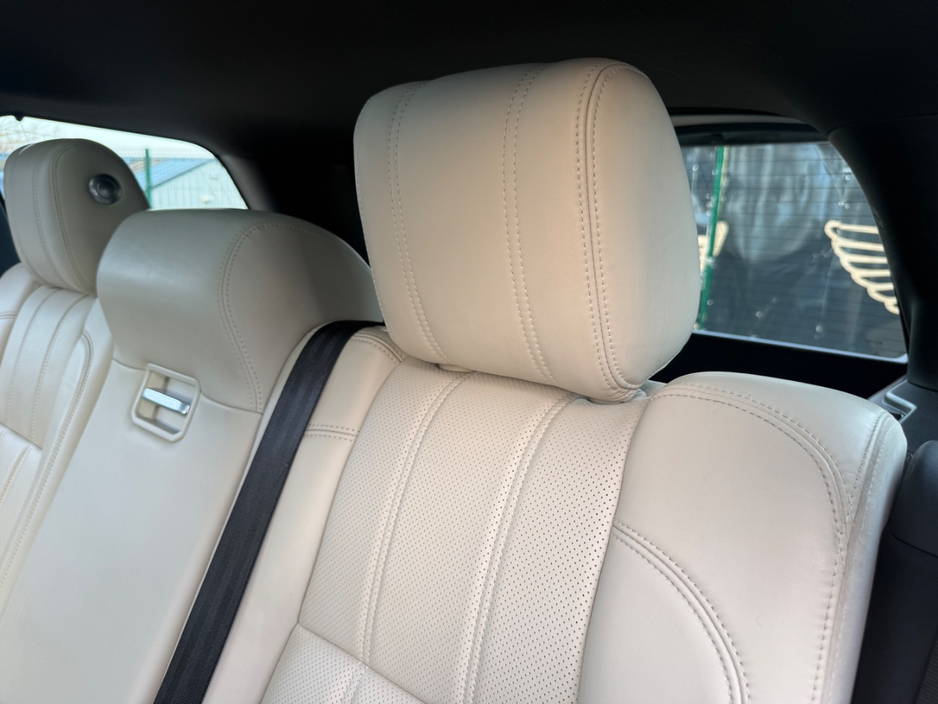2016 Land Rover Range Rover - image 22