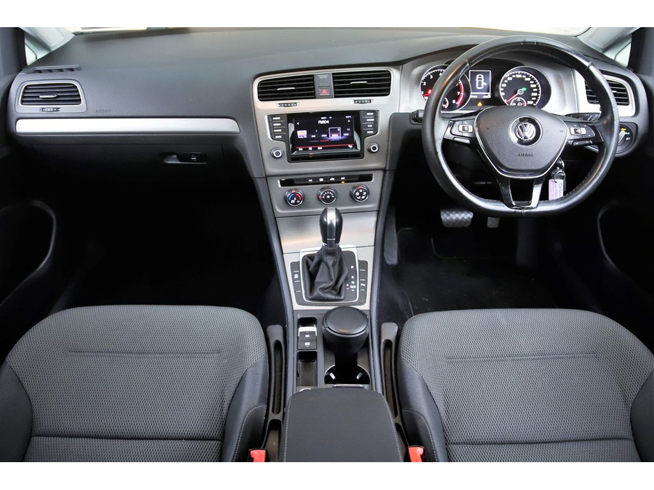 2015 Volkswagen Golf - image 14