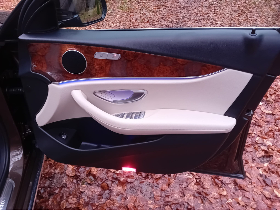 2017 Mercedes-Benz E Class - image 19