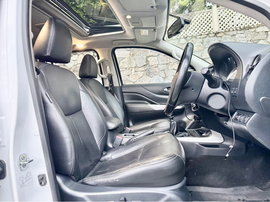 2020 Nissan Navara - image 19