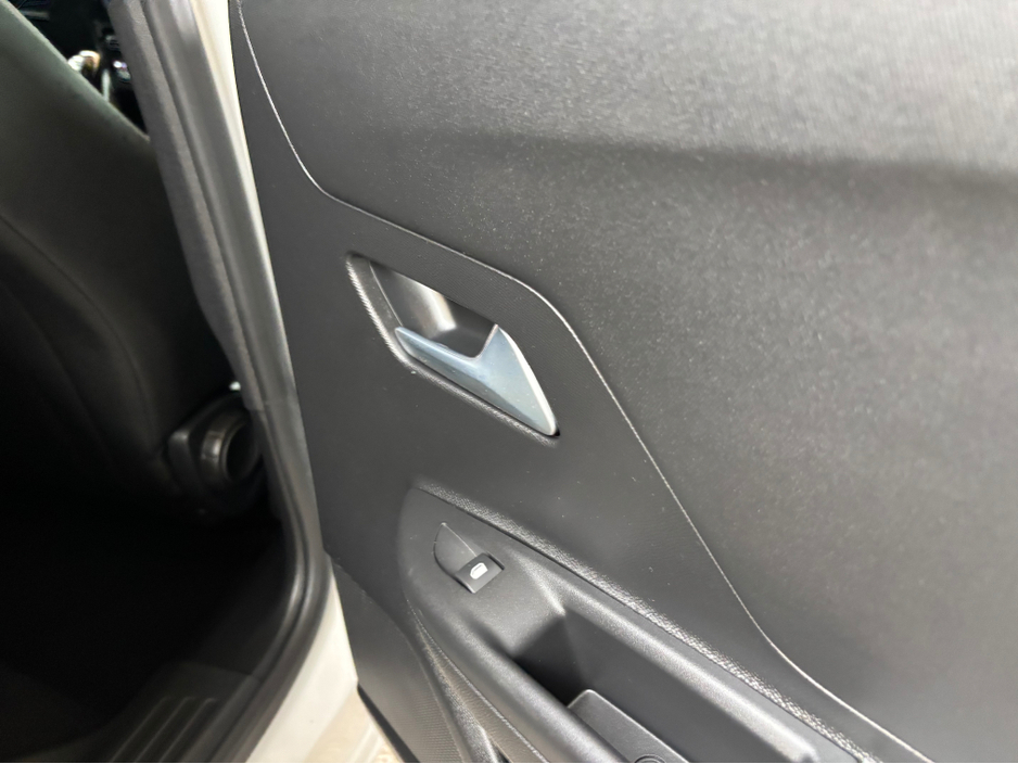 2025 Opel Mokka - image 4