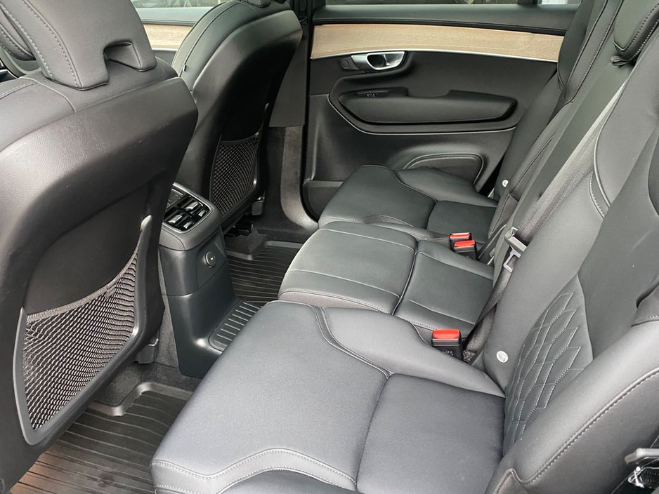 2025 Volvo XC90 - image 17