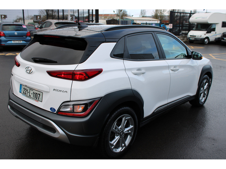 2022 Hyundai Kona 1.0 T-GDI Executive Two Tone Roof €22,950