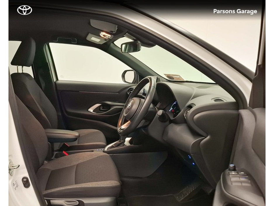 2024 Toyota Yaris Cross YARIS CROSS LUNA SPORT €30,995