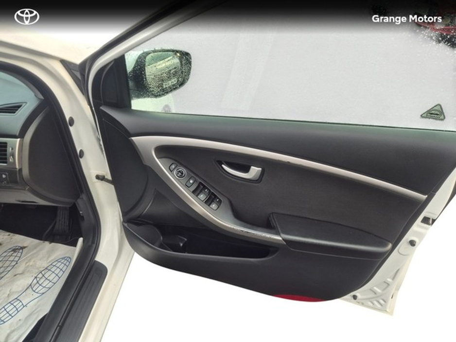 2016 Hyundai i30 1.6 CRDI DELUXE 5DR €11,950