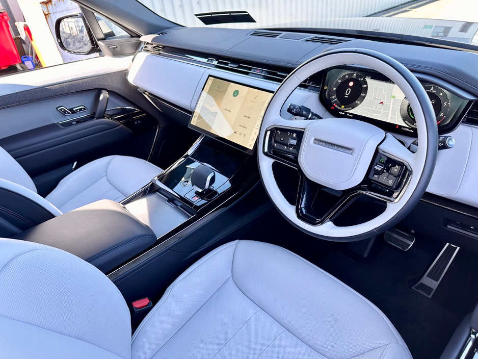 2025 Land Rover Range Rover Sport - image 5