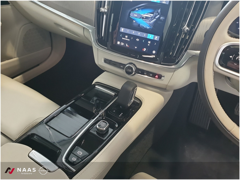 2025 Volvo V90 - image 16