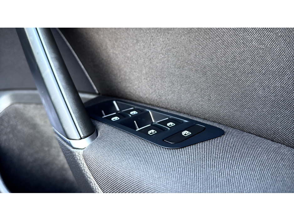 2018 Volkswagen Golf HIGHLINE 1.4TSI MK7.5 *32,000KM*AS NEW €21,900