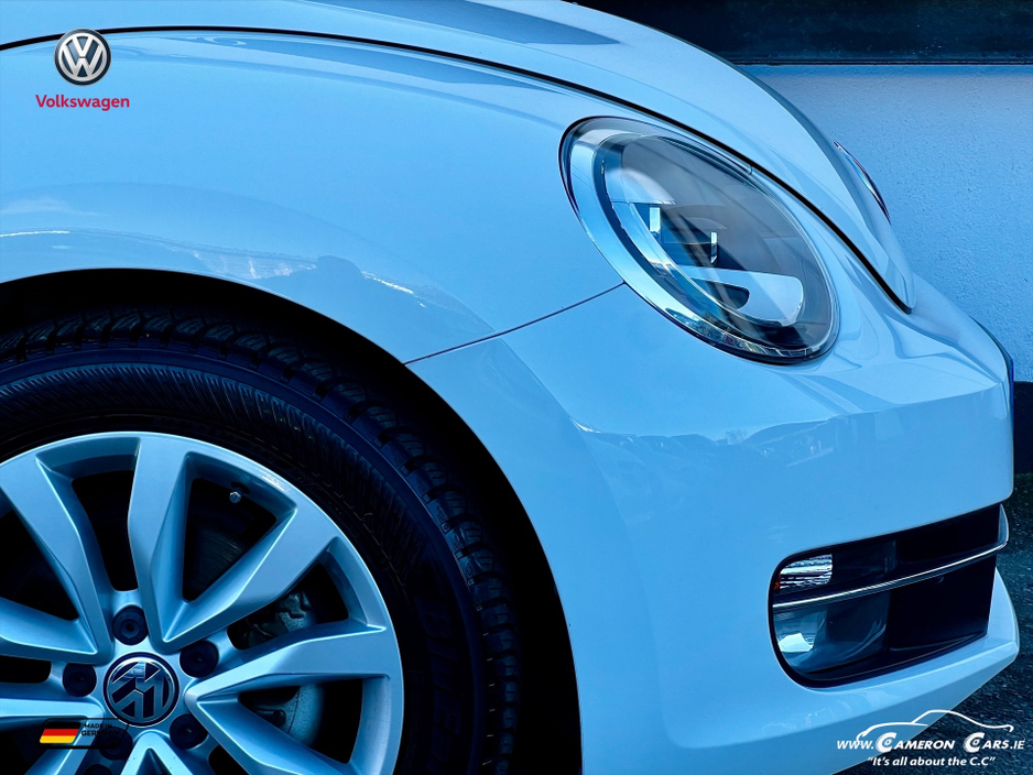 2013 Volkswagen Beetle - image 26