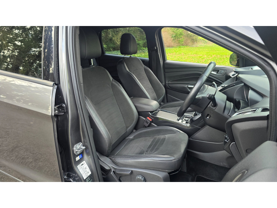 2017 Ford Kuga - image 18