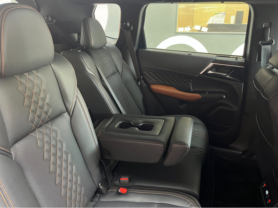 2023 Mitsubishi Outlander - image 16