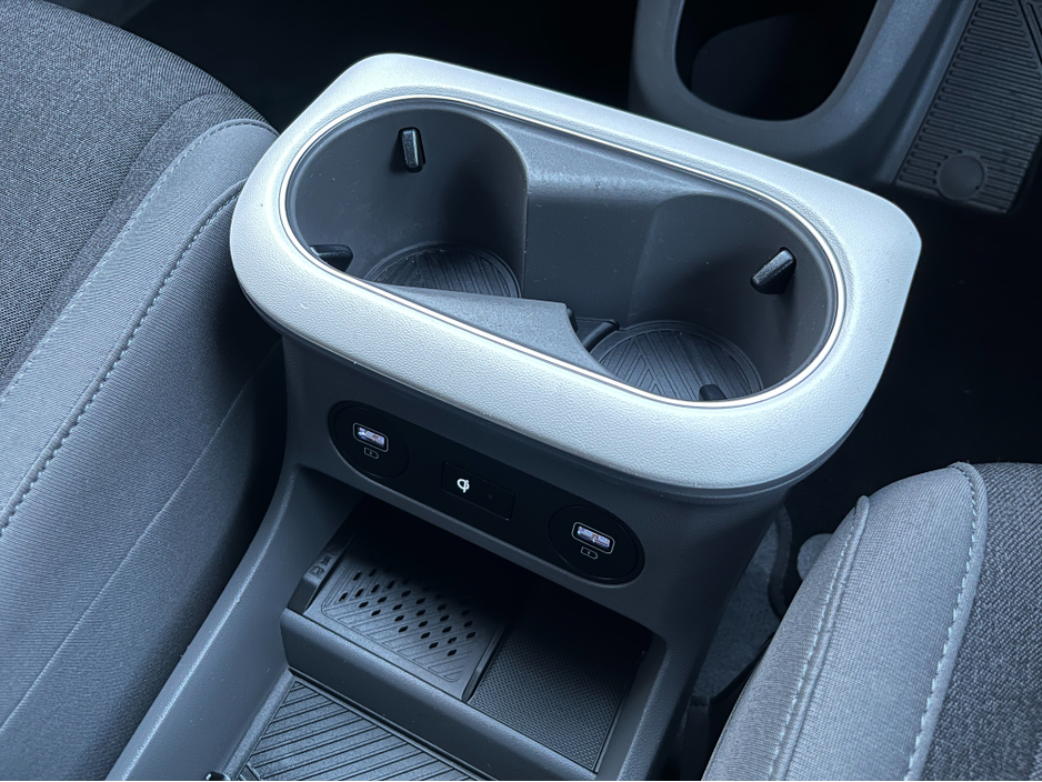 2023 Hyundai Ioniq 5 EXECUTIVE 58KW //HEATED SEATS AND STEERING WHEEL//ADAPTIVE CRUISE CONTROL//WIRELESS PHONE CHARGING// €24,950