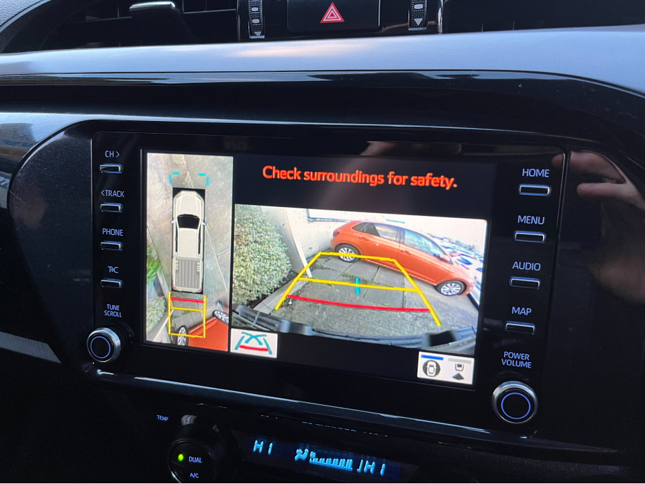 2023 Toyota Hilux GR SPORT AUTOMATIC 2.4 DIESEL //LOW MILES//HIGH SPEC//360 PARKING CAMERAS//KEYLESS ENTRY//ADAPTIVE CRUISE CONTROL//