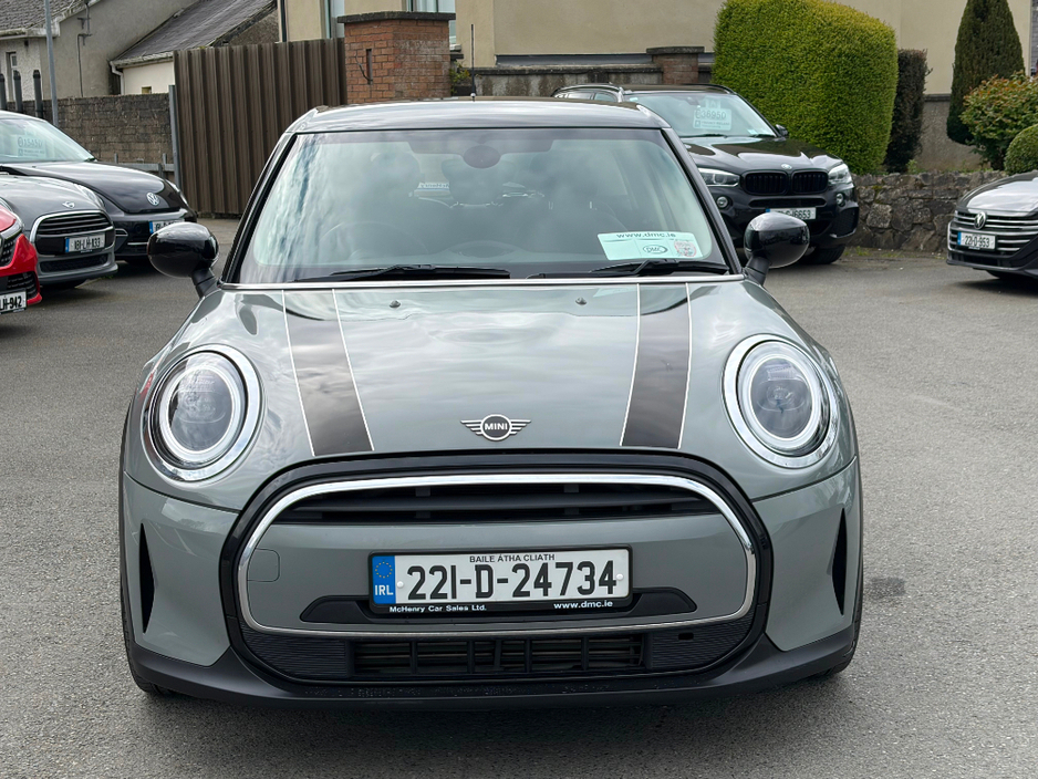 2022 MINI Hatch - image 2