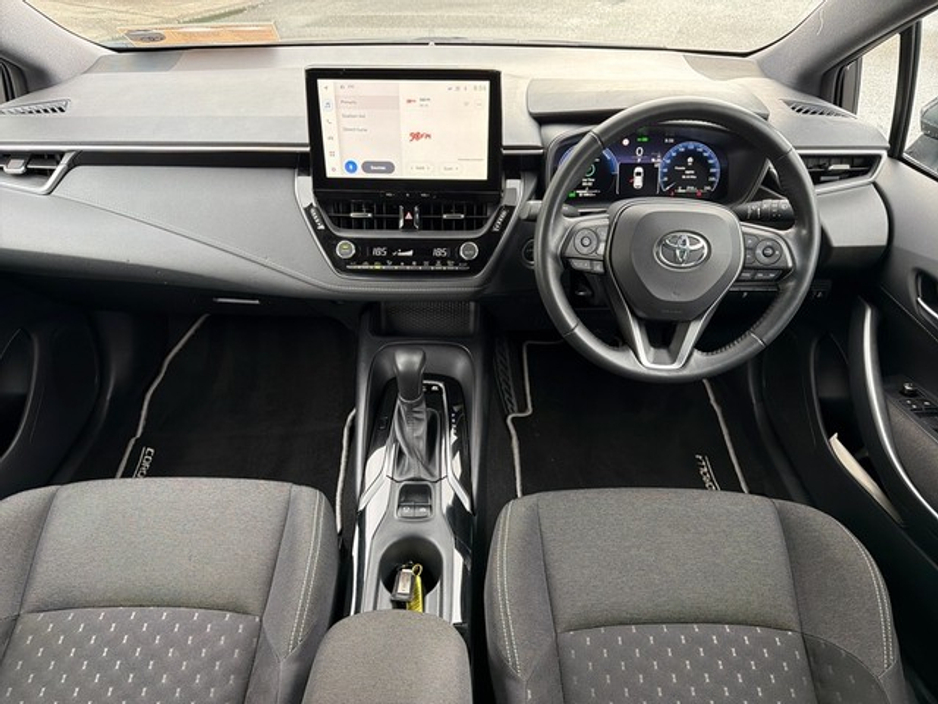 2025 Toyota Corolla - image 8
