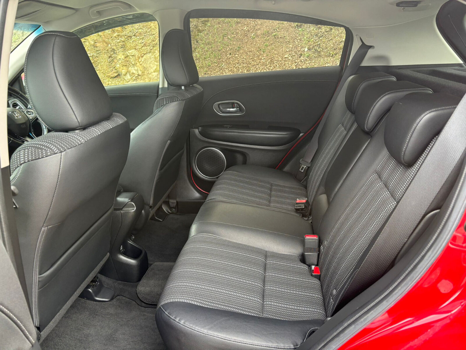 2017 Honda Vezel - image 10