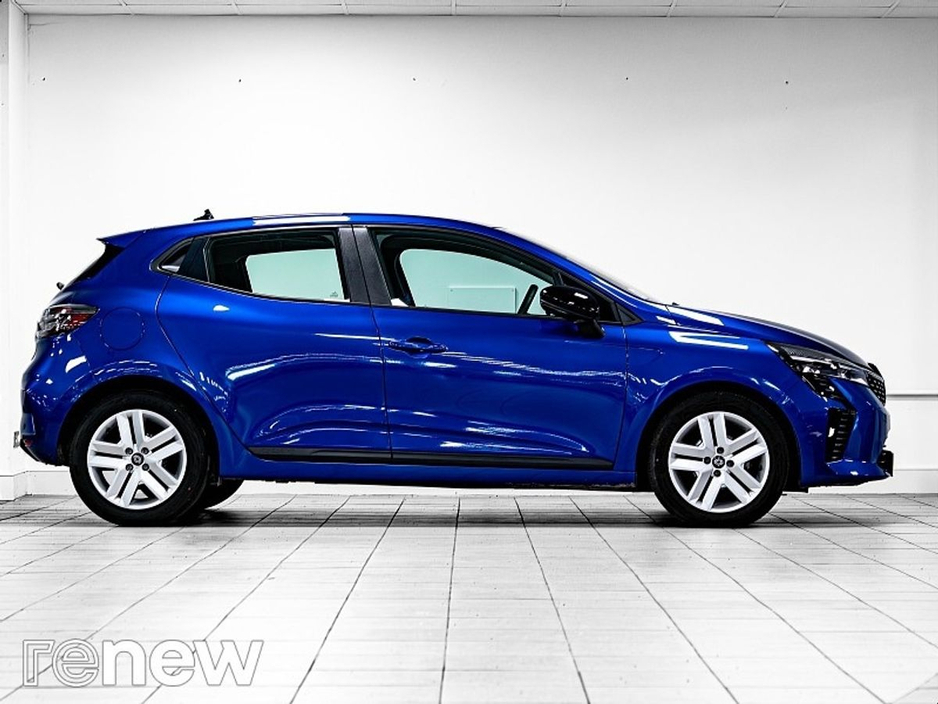 2025 Renault Clio - image 13