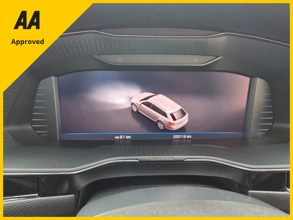 2022 Skoda Superb - image 23