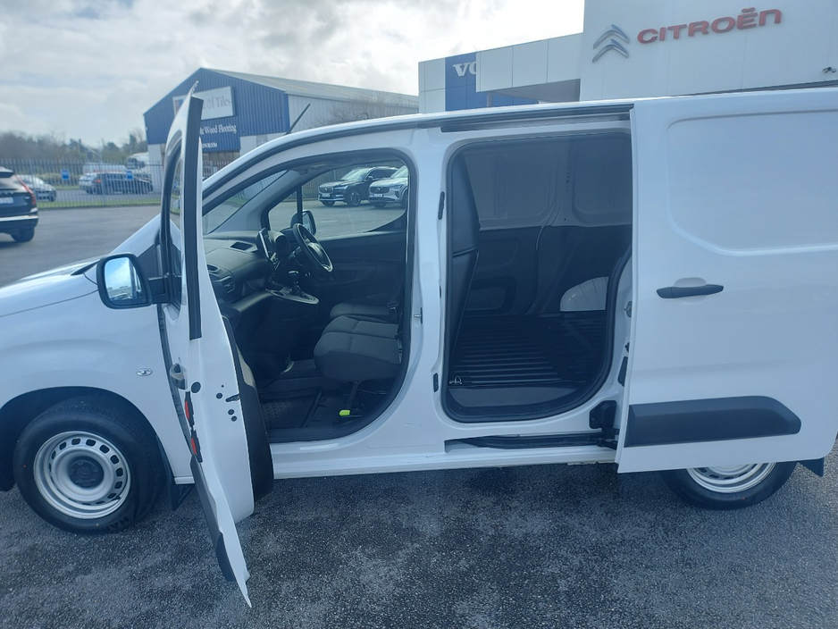 2024 Citroen Berlingo - image 3