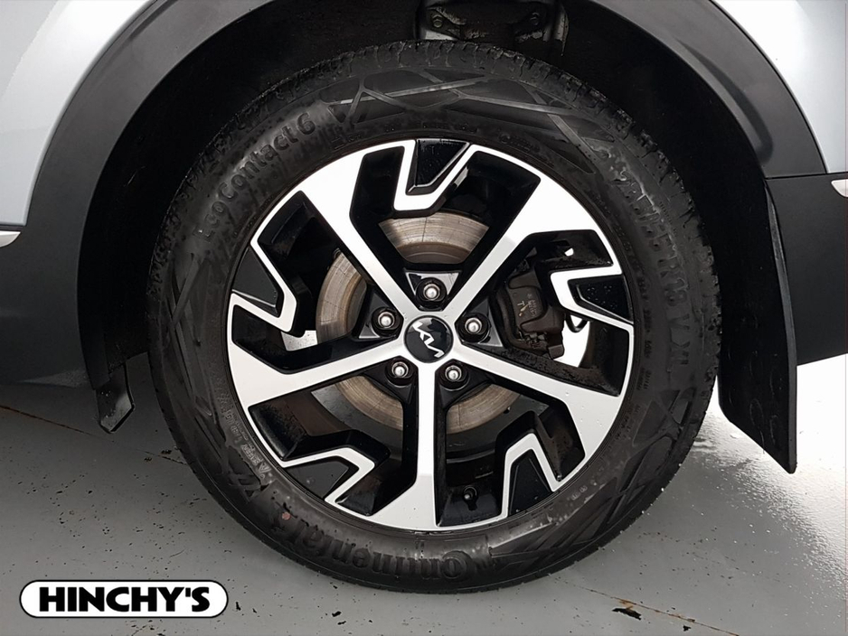 2025 Kia Sportage - image 8