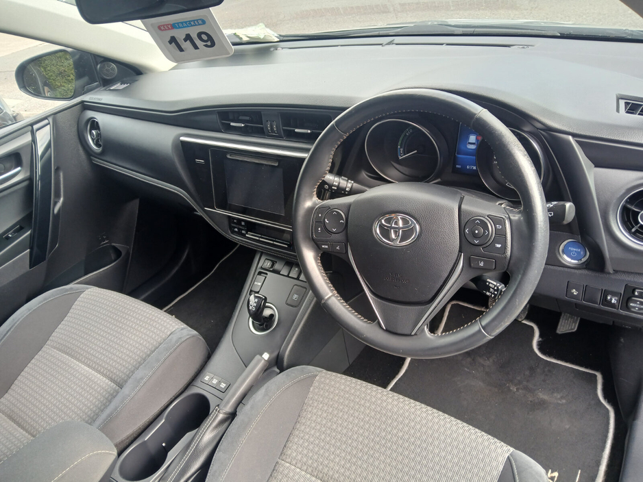 2018 Toyota Auris - image 10
