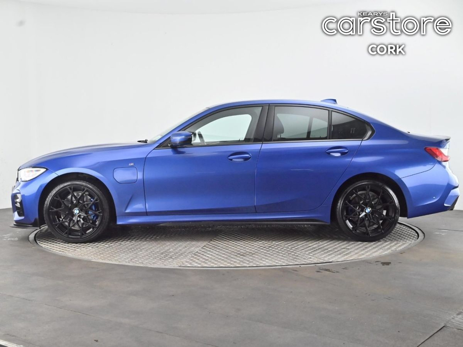 2019 BMW 3 Series - image 6