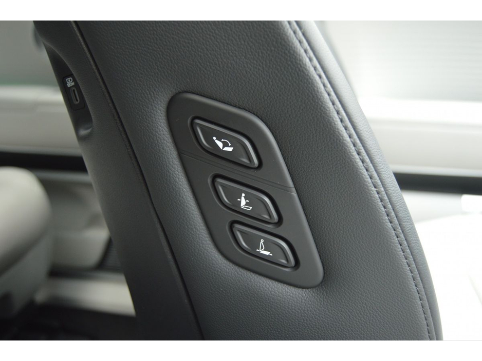 2025 Hyundai Ioniq 9 RWD standard (Long Range) Platinum €73,995