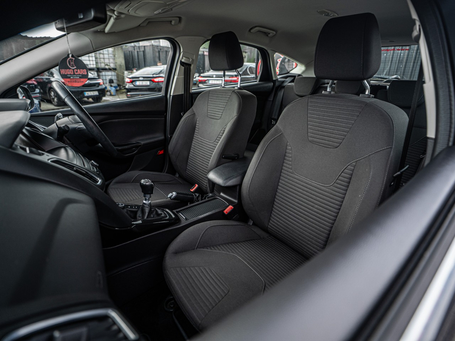 2016 Ford Focus - image 34