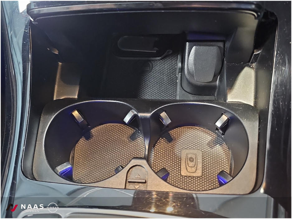 2023 Mercedes-Benz EQC - image 28