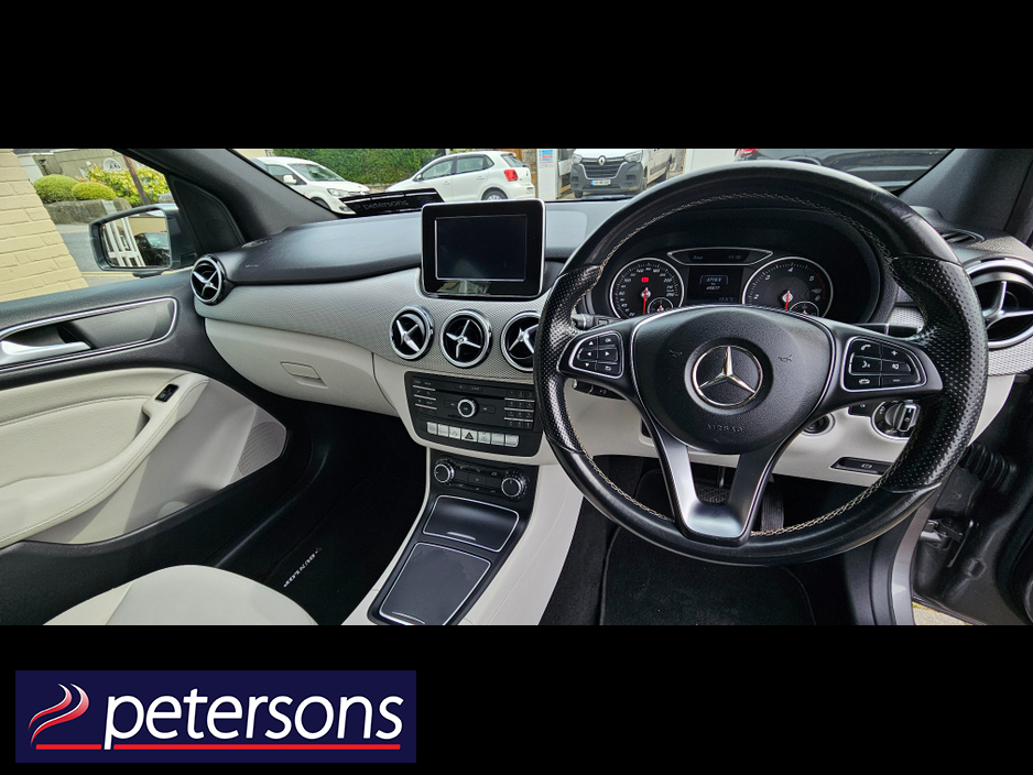 2015 Mercedes-Benz B Class - image 17