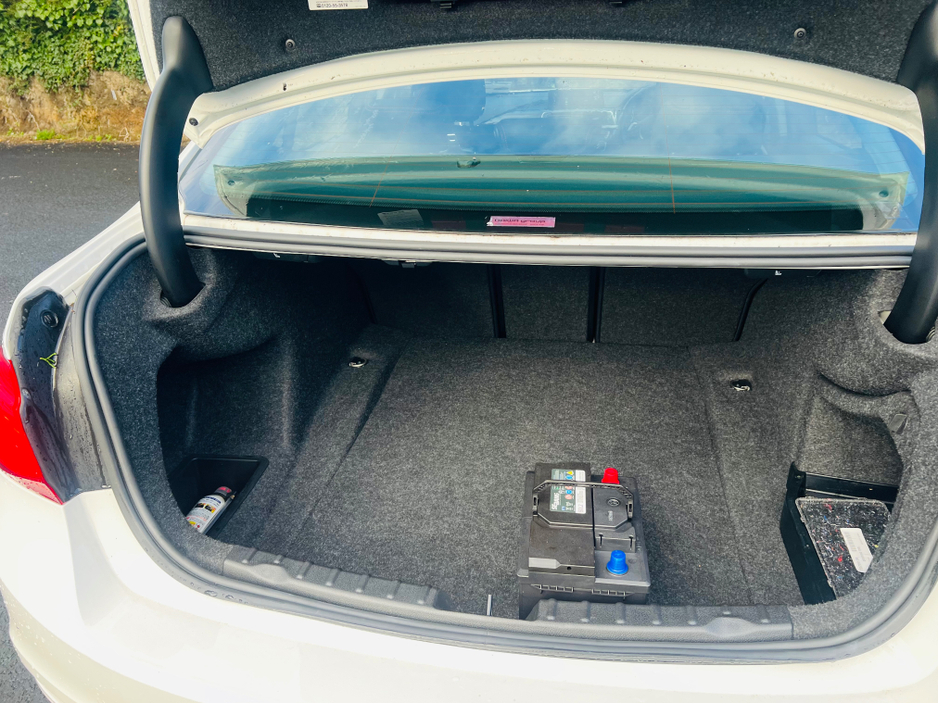 2018 BMW 3 Series 320D SPORT // ONLY 23K KM // 2 KEYS €24,950