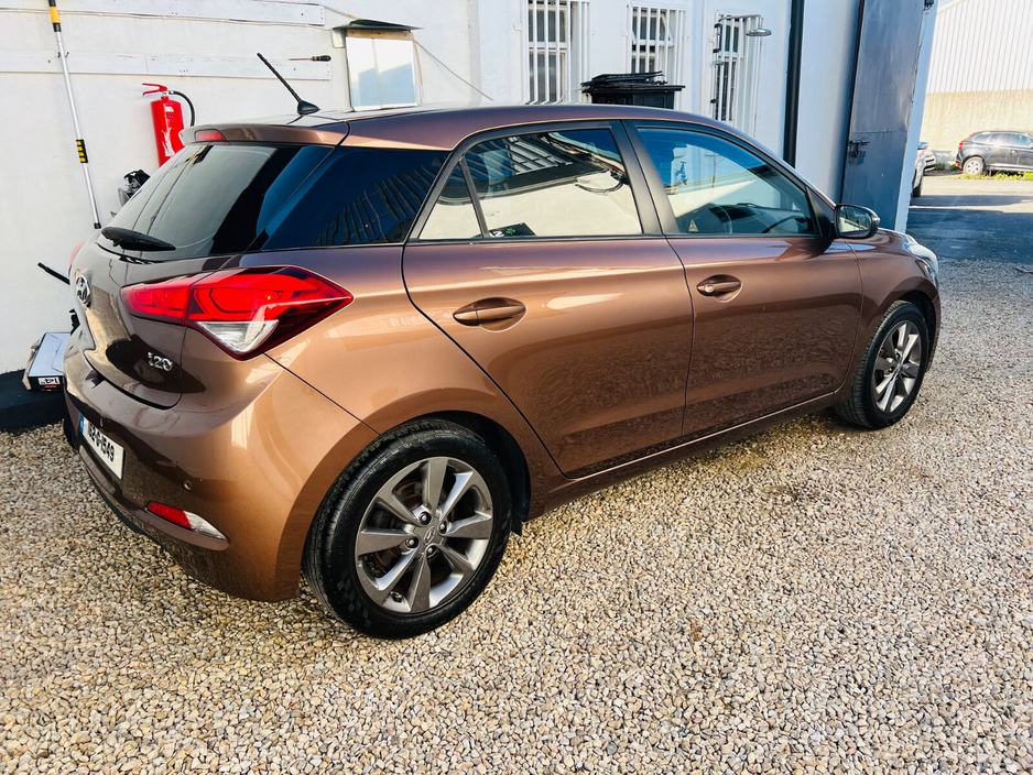 2016 Hyundai i20 - image 5