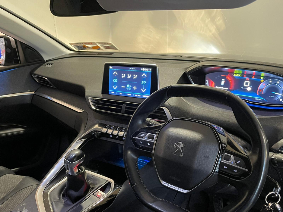 2020 Peugeot 5008 - image 13