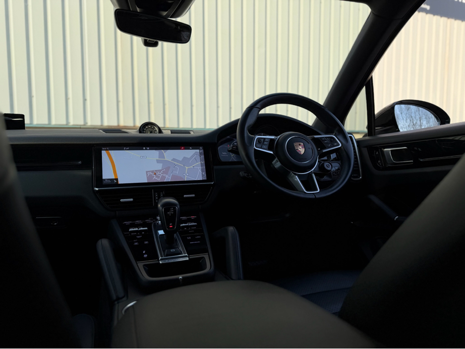 2020 Porsche Cayenne - image 16