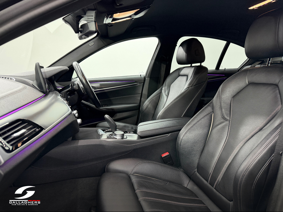 2022 BMW 5 Series - image 11