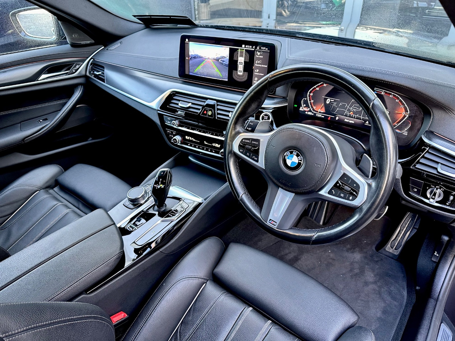 2023 BMW 5 Series - image 6