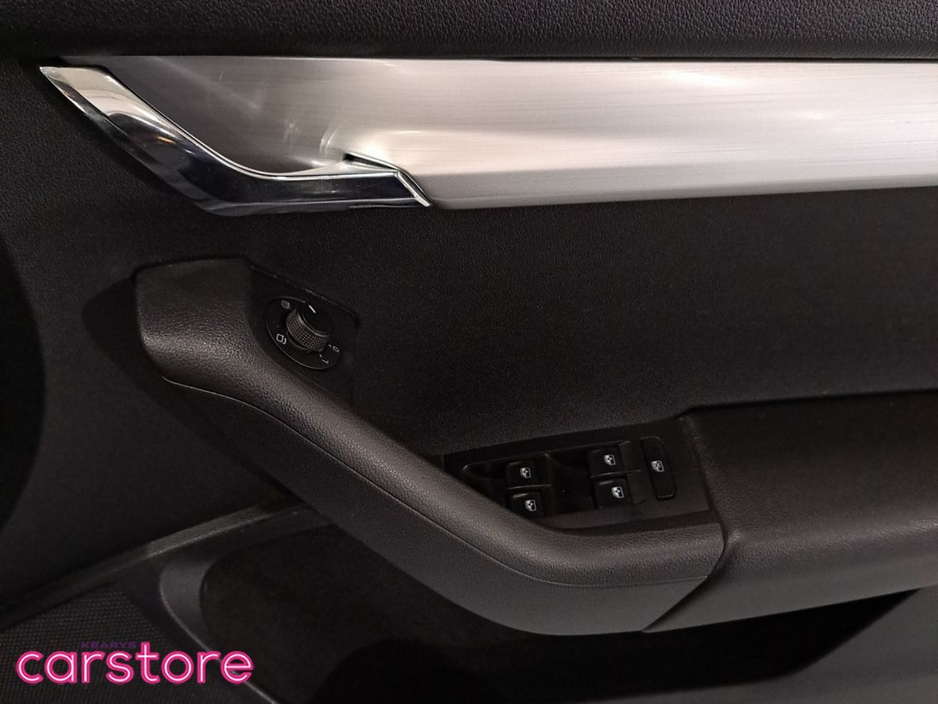 2020 Skoda Octavia - image 17