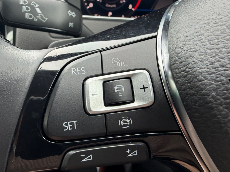 2020 Volkswagen Golf - image 17