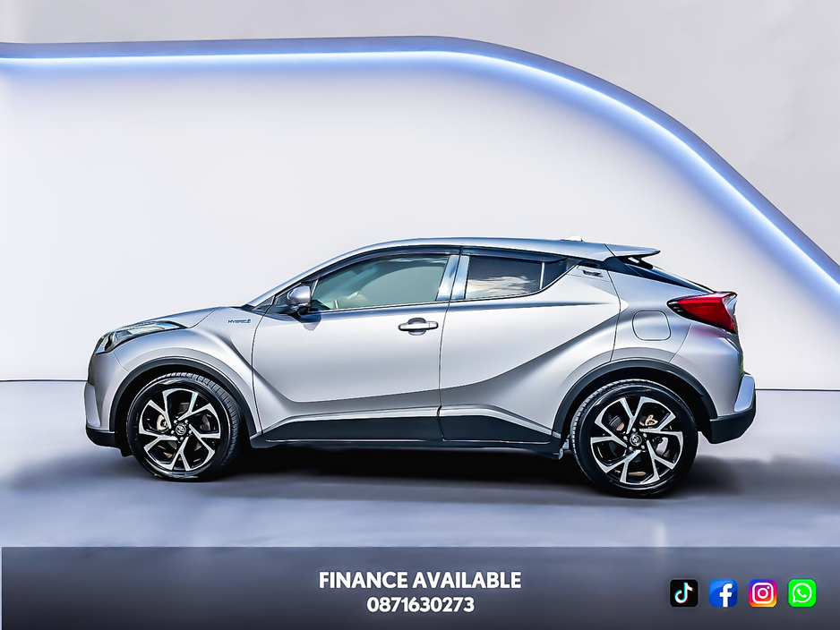 2017 Toyota C-HR - image 12