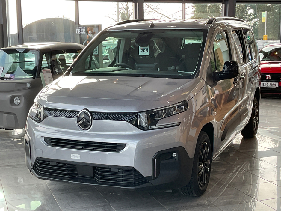 2026 Citroen Berlingo Multispace PLUS LWB BLUE HDI EAT8 AUTOMATIC 7 SEATS €47,000