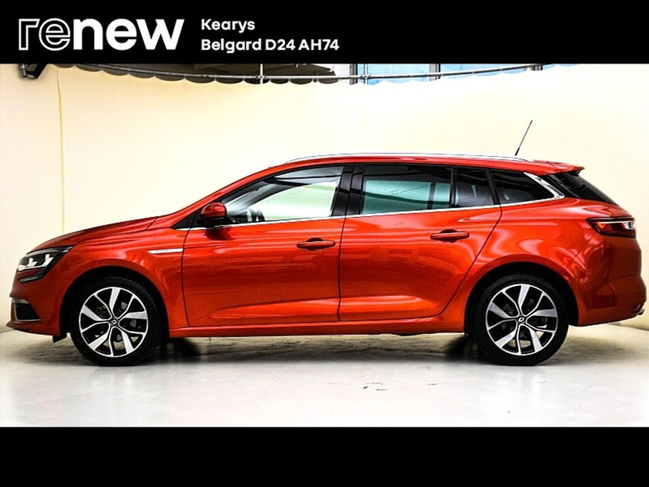 2021 Renault Megane - image 9