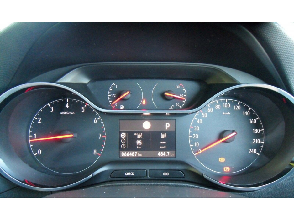 2023 Opel Crossland X - image 14