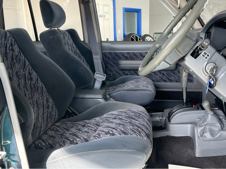 1995 Toyota Landcruiser - image 11