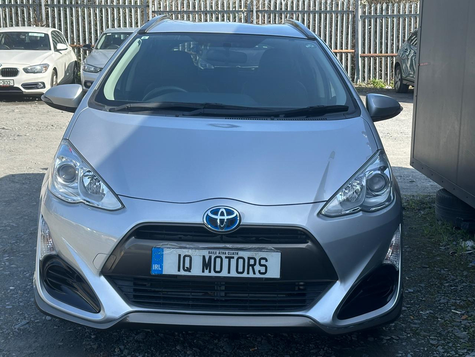 2015 Toyota Aqua - image 8