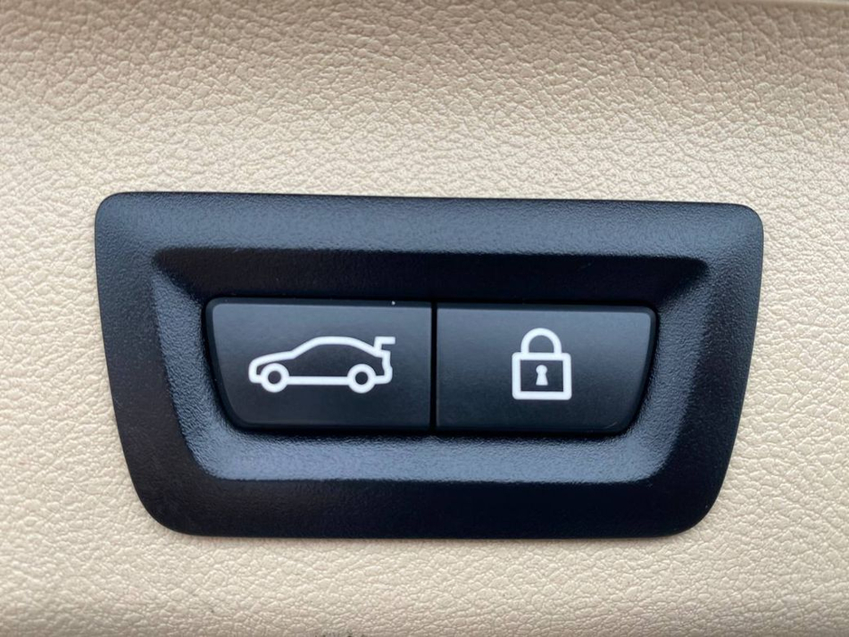 2019 BMW 5 Series - image 15