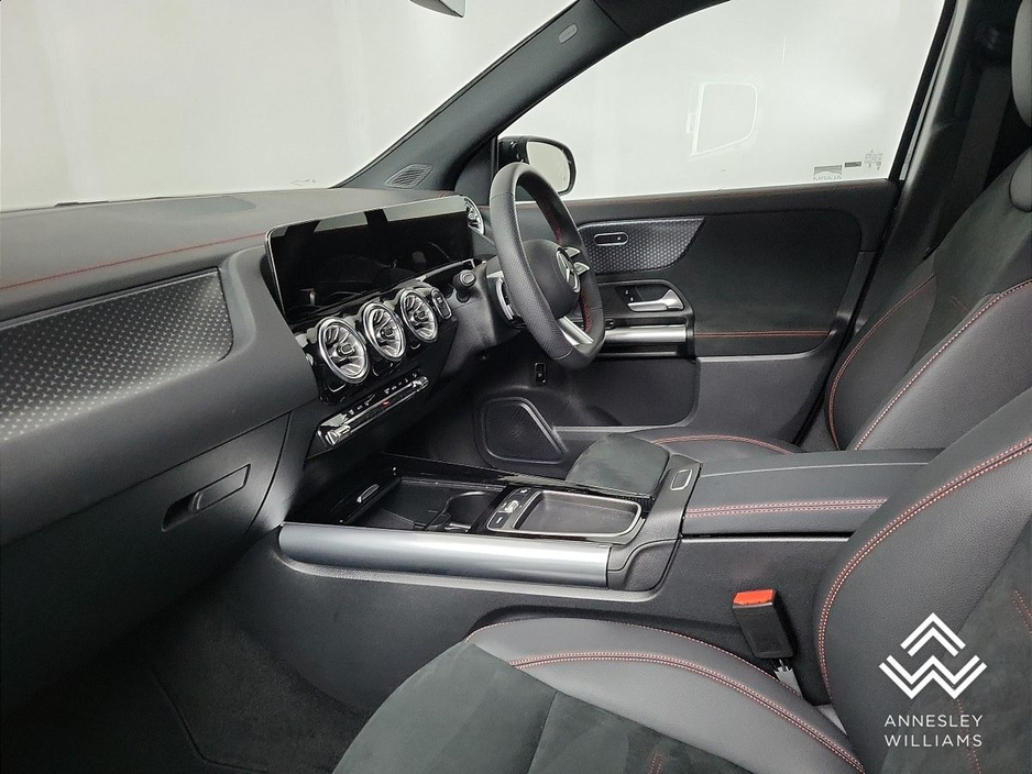 2025 Mercedes-Benz EQA - image 13